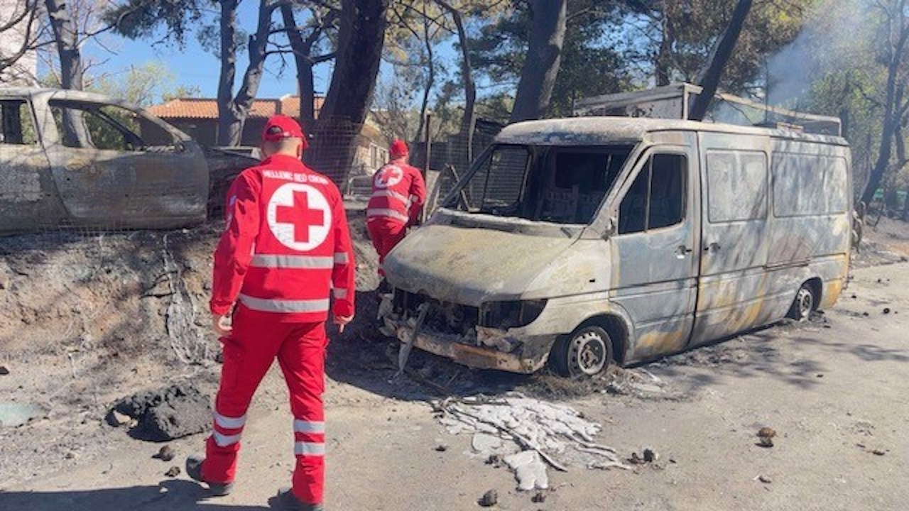 ΕΕΣ: 3.000 μπουκάλια εμφιαλωμένο νερό στους πυρόπληκτους