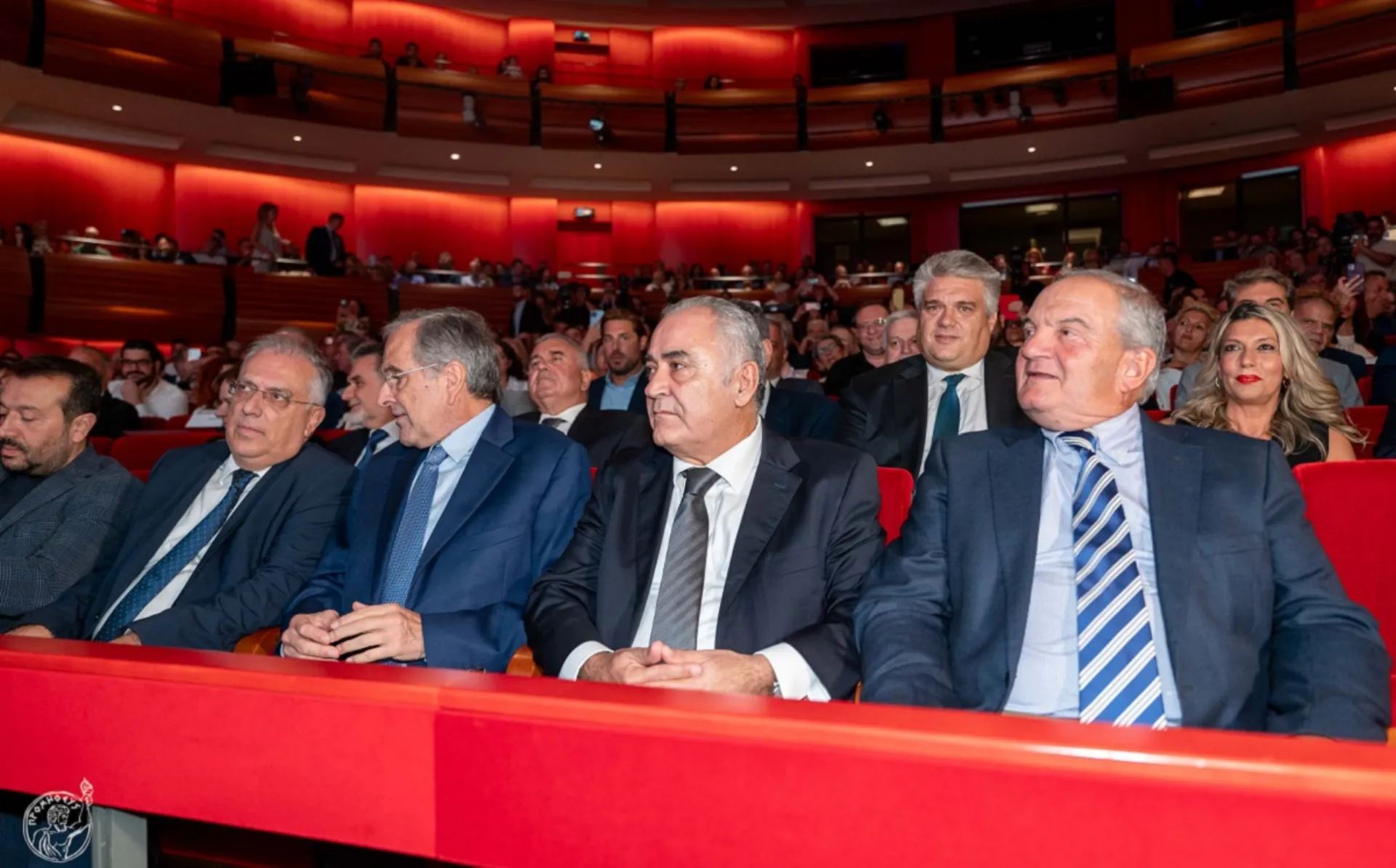 Βραβεία ΕΕΑ: Μία λαμπρή βραδιά με την παρουσία προσωπικοτήτων από όλο το φάσμα της πολιτικής και της κοινωνίας 