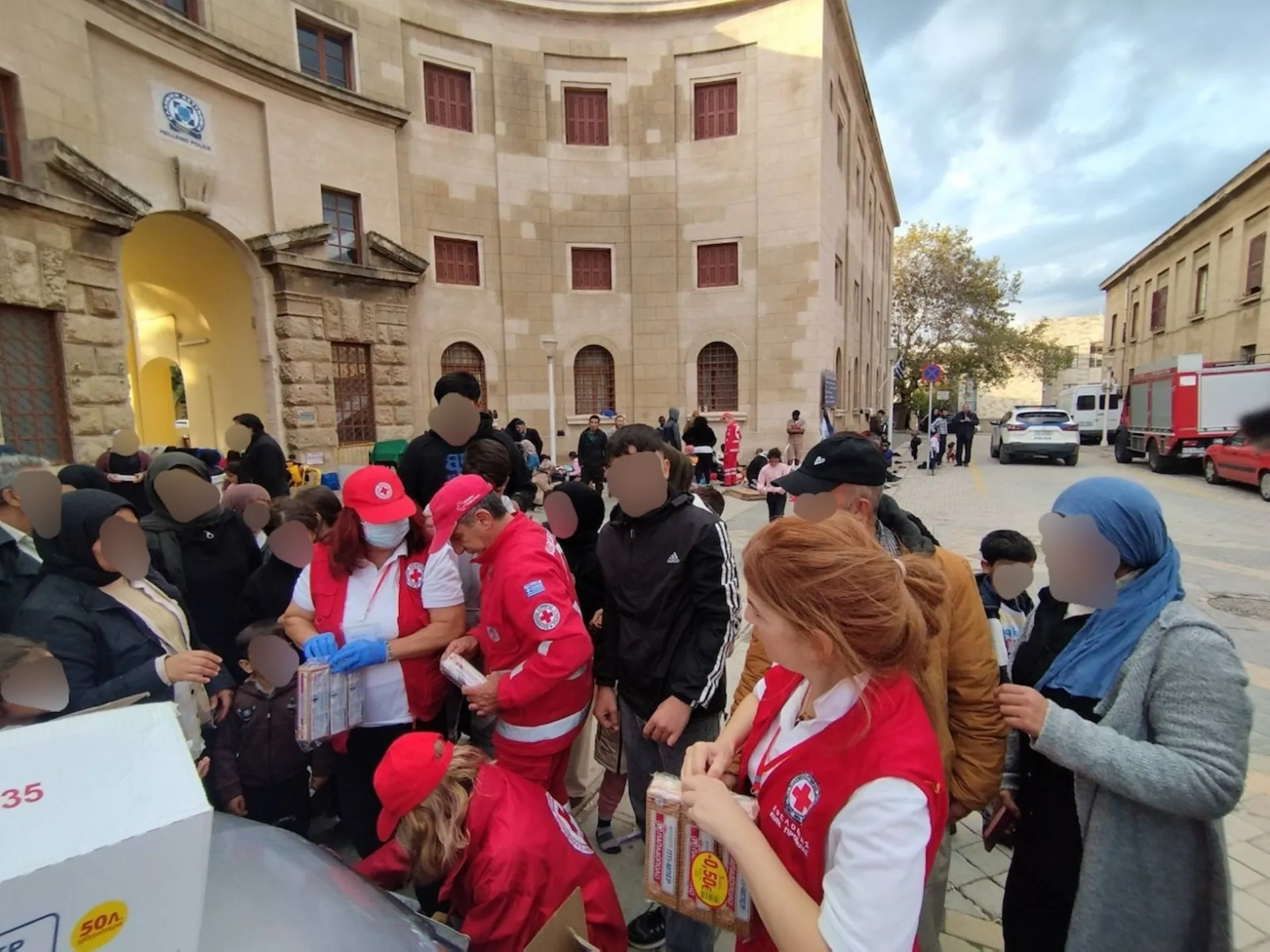 ΕΕΣ: Ανθρωπιστικό υλικό για τους μετανάστες της Ρόδου