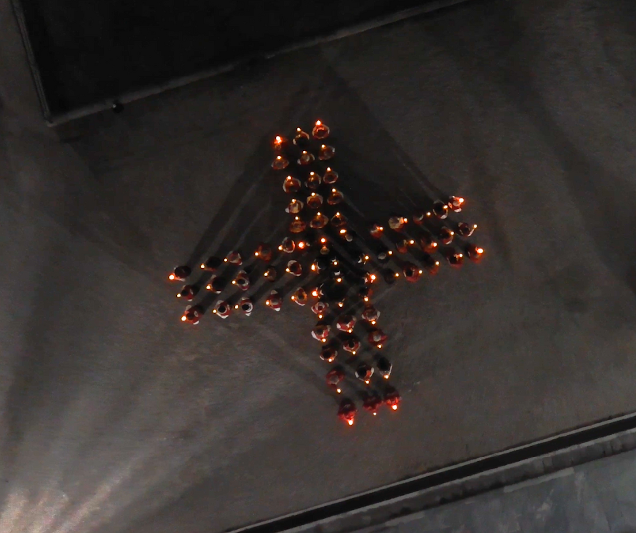 EEΣ: Τιμά τους εθελοντές που έχασαν τη ζωή τους σε εμπόλεμες ζώνες