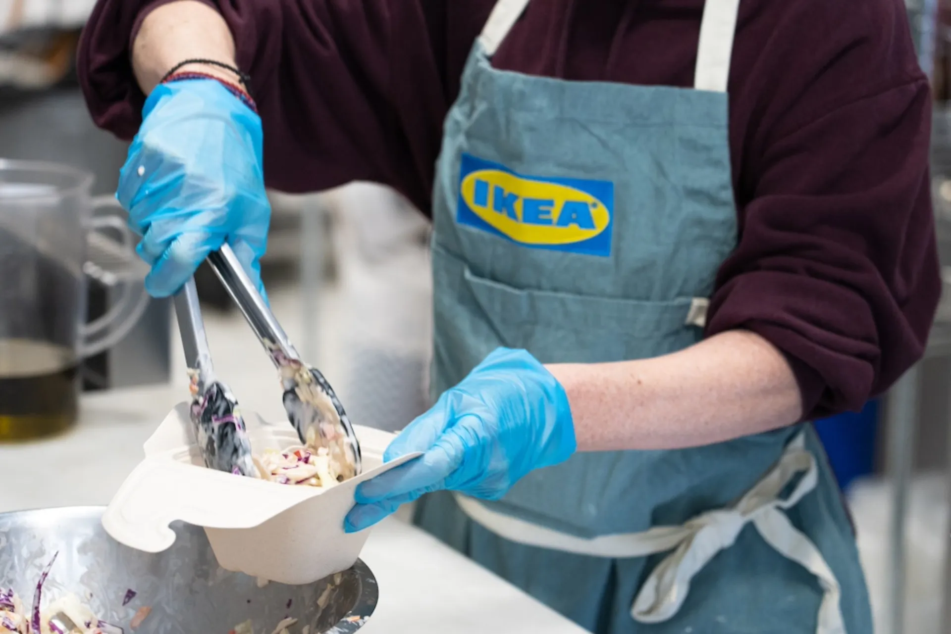 ΙΚΕΑ: Πρόσφερε και αυτά τα Χριστούγεννα γεύματα αγάπης