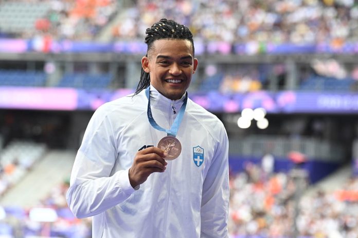 Ο Εμμανουήλ Καραλής, πρεσβευτής του Μαζί για το Παιδί