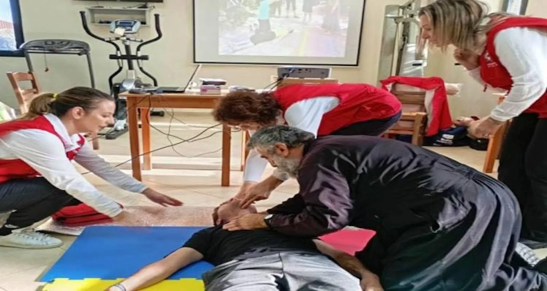 Ιερέας, εκπαιδευμένος στις Πρώτες Βοήθειες, έσωσε ένα παιδί στη Λήμνο