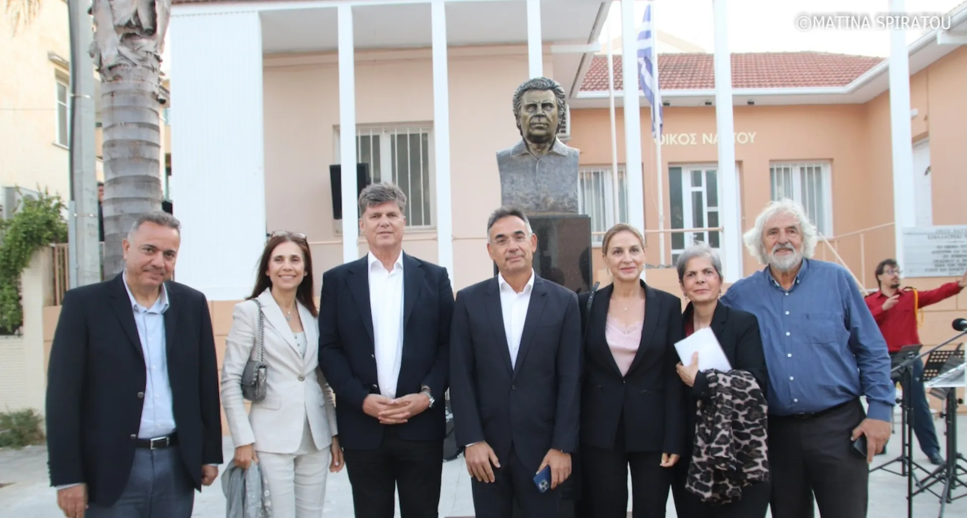 Ίδρυμα «Φώτος Φωτιάδης»: Δωρεά προτομής του Μίκη Θεοδωράκη 