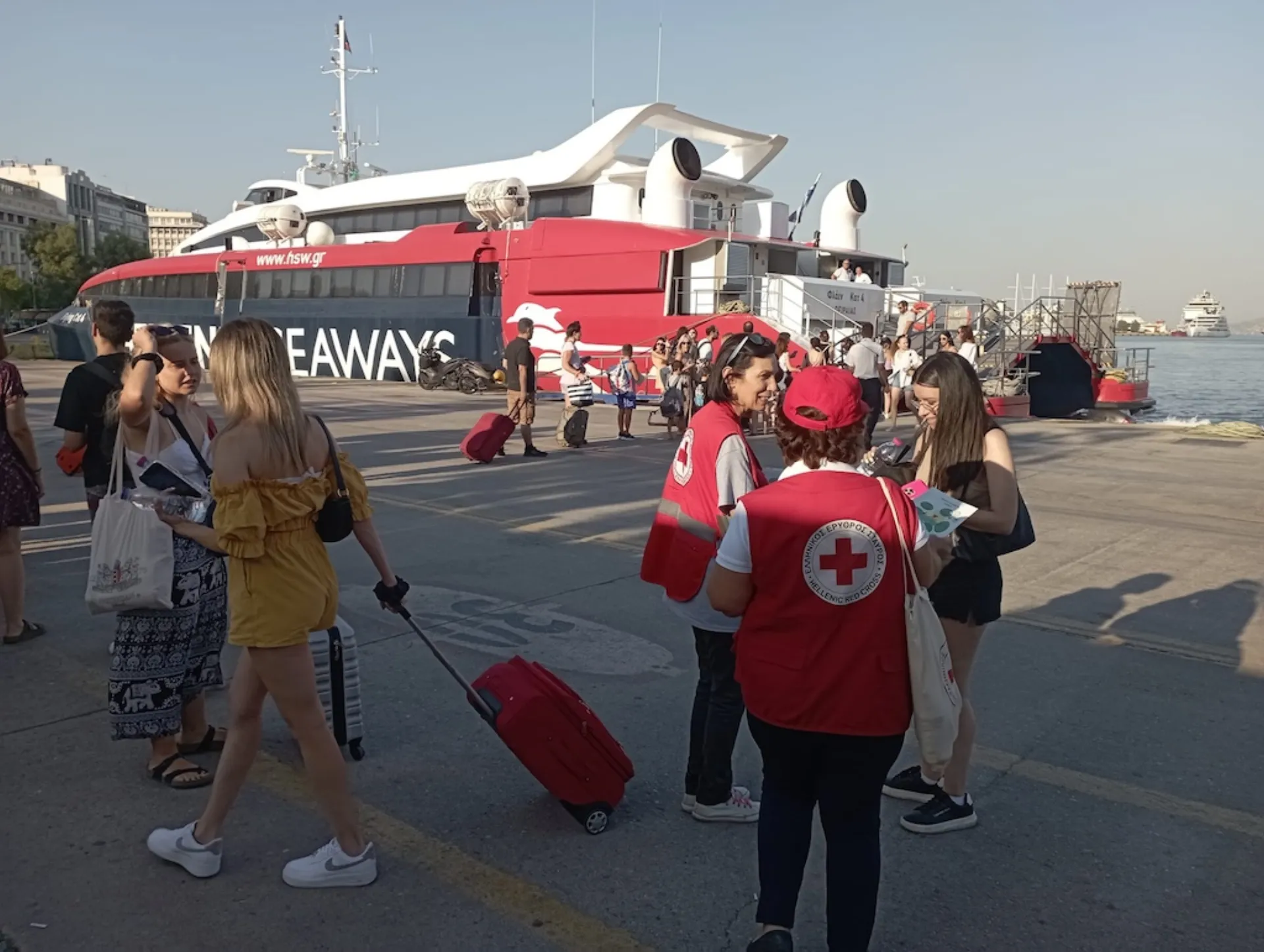 Ενημέρωση για ασφαλή κολύμβηση και προστασία από τον καύσωνα 