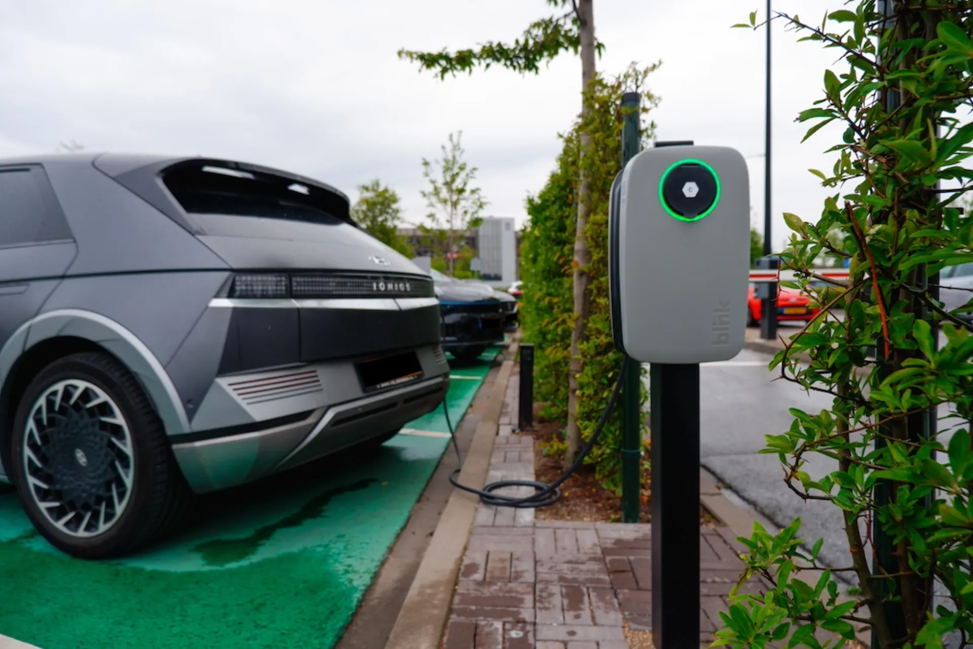 Blink Charging Hellas: Πάνω από 100 σημεία φόρτισης σε 65 καταστήματα 