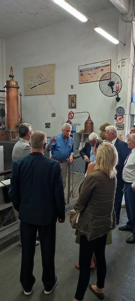 Το Ούζο Βαρβαγιάννη στο επίκεντρο θεσμικών συνεργασιών 