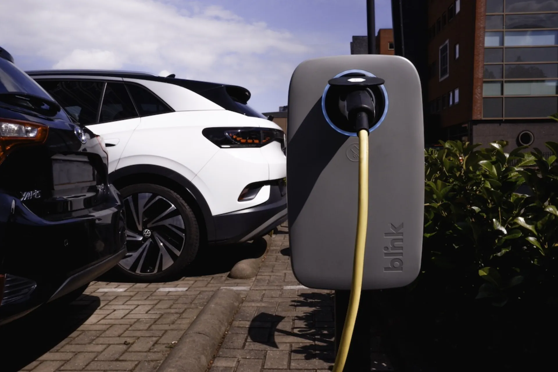 Blink Charging Hellas: «Φορτίζει» την εκπαίδευση με 16 σταθμούς