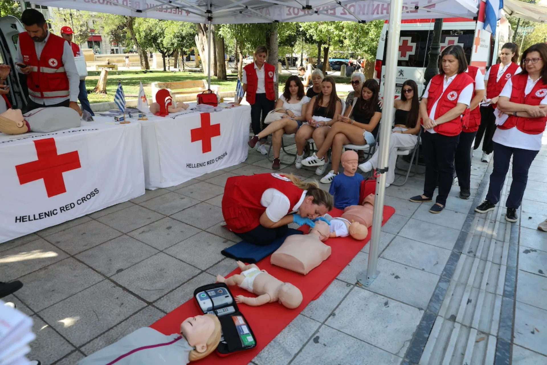 Παγκόσμια Ημέρα Πρώτων Βοηθειών με μεγάλη δράση στο Σύνταγμα