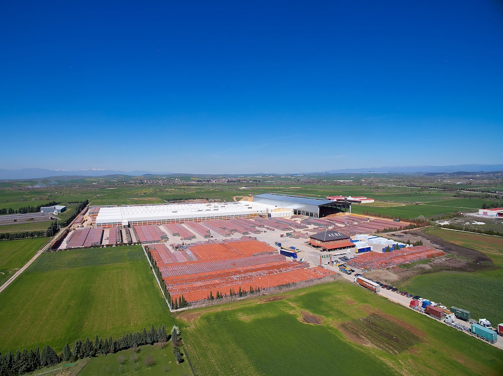 ΚΕΒΕ: Νέα τούβλα για ευκολότερη δόμηση και μείωση εκπομπών CO₂