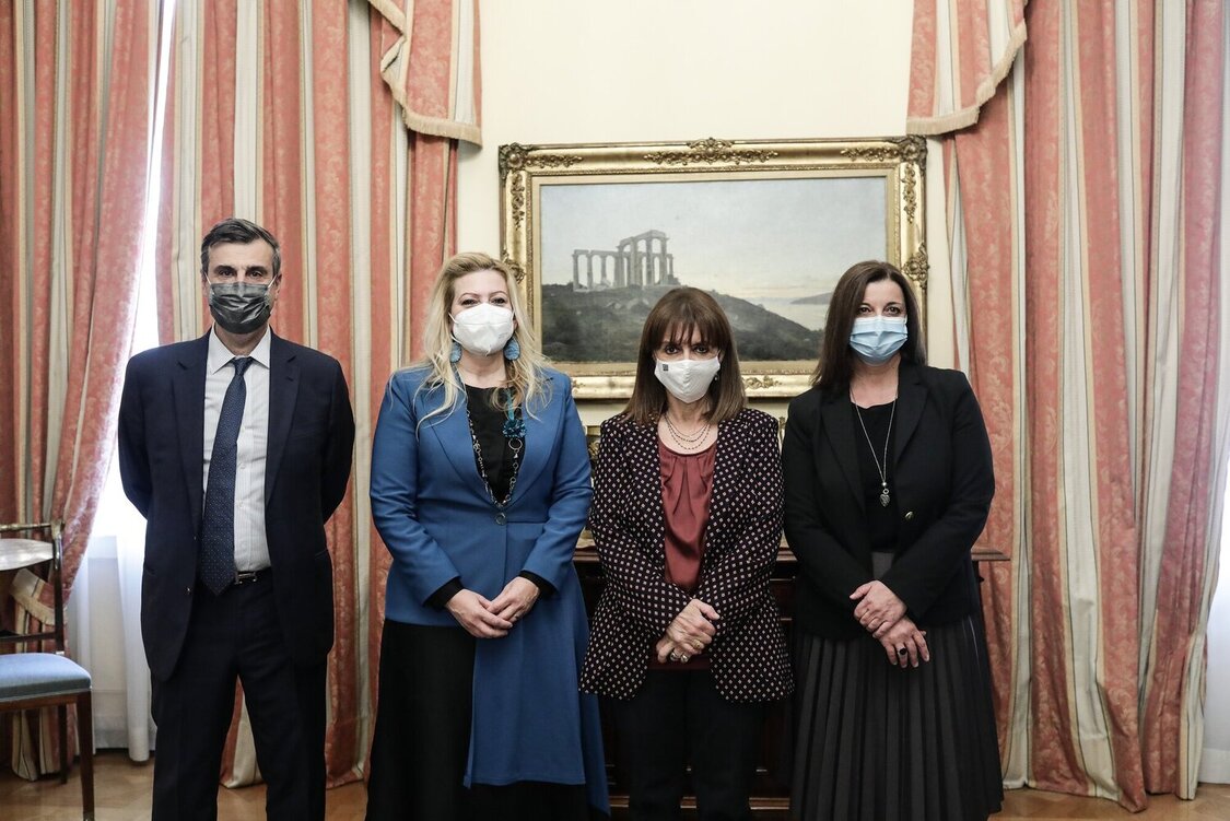 EΠΕ: «ΚAΛΛΙΟΝ ΤΟ ΠΡΟΛΑΜΒΑΝΕΙΝ», μήνυμα για τη σημασία του εμβολιασμού