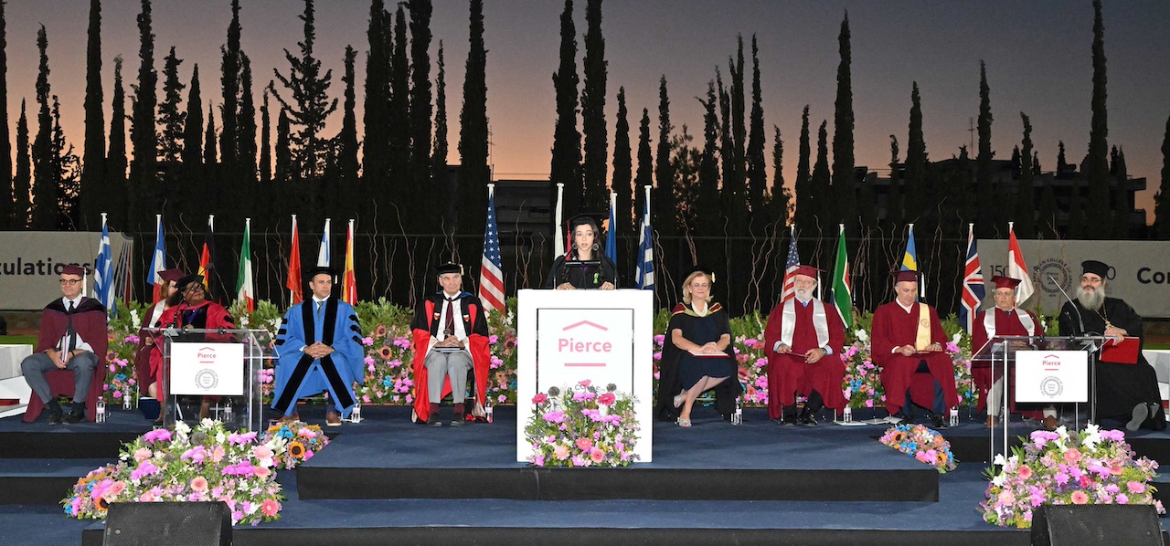 Pierce Commencement 2024: Νέα ξεκινήματα για τους απόφοιτους