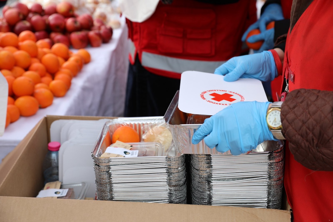 EEΣ: Πρόσκληση στο γεύμα της Πρωτοχρονιάς 